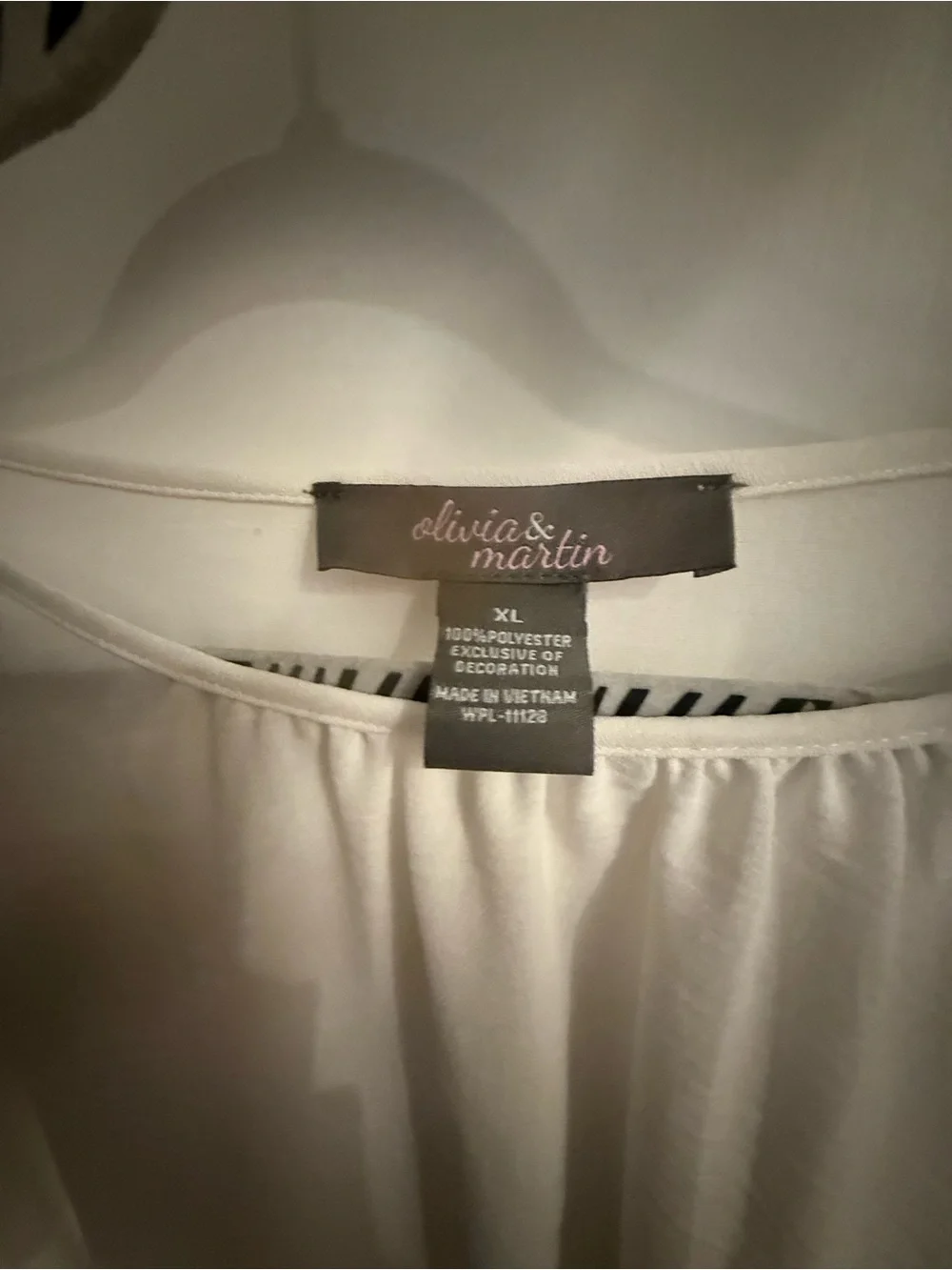 Cold-Shoulder White Blouse with Ladder-Sleeve Detail XL